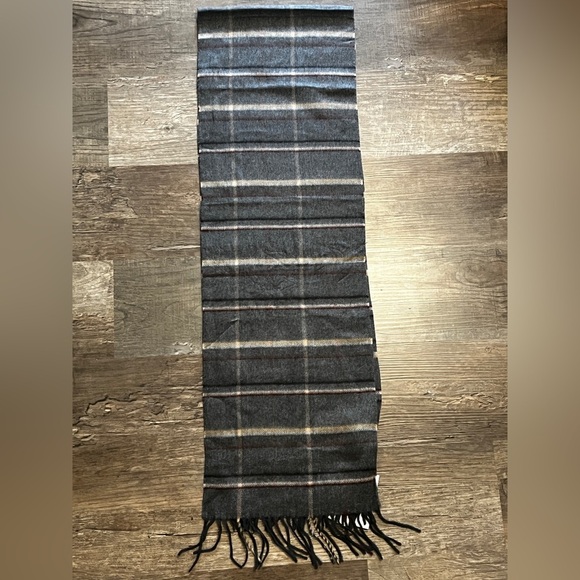 NWT Cashmink Plaid Scarf - Picture 5 of 5
